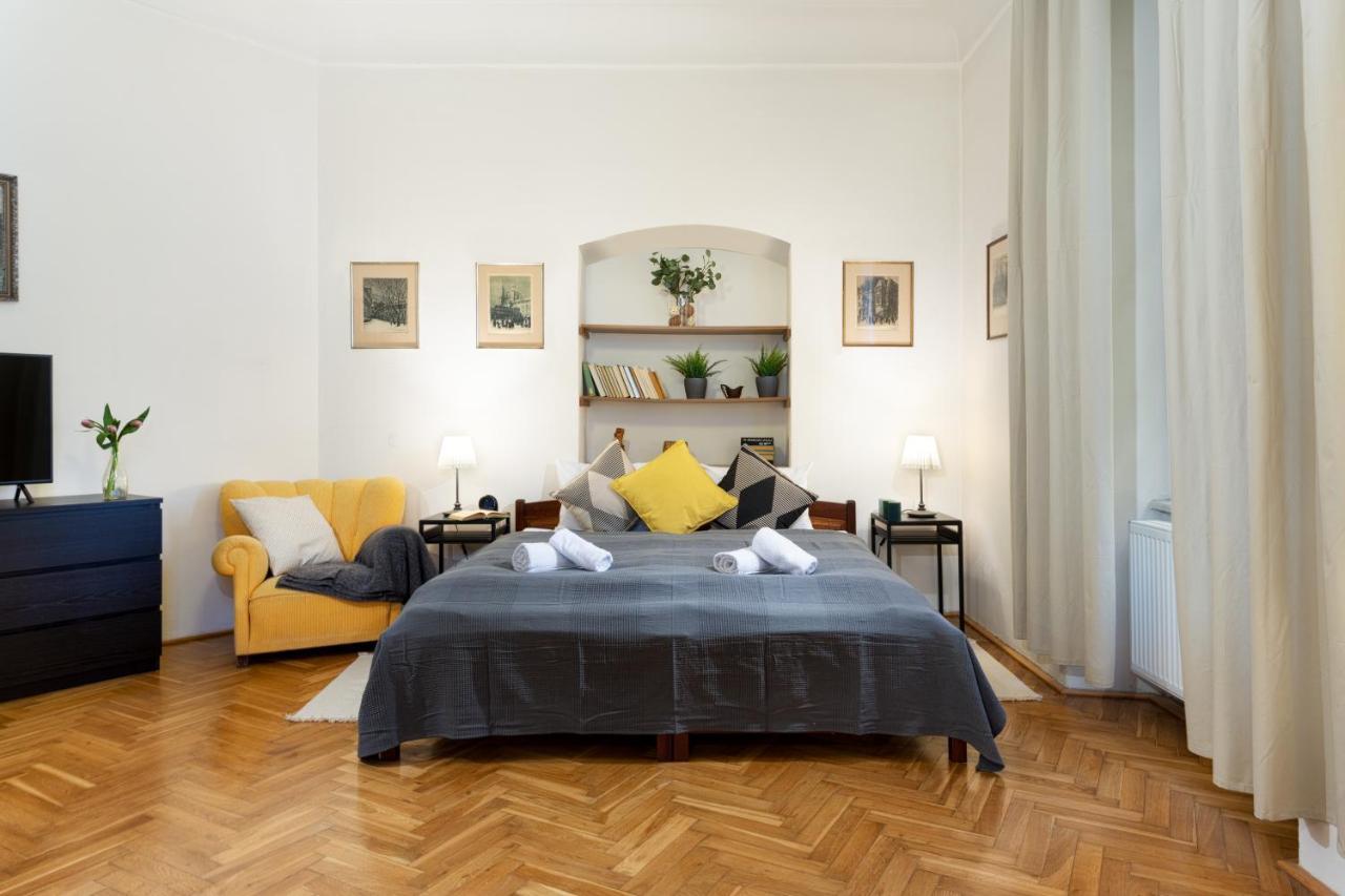 Classy Apartments Charles Bridge ปราก ภายนอก รูปภาพ