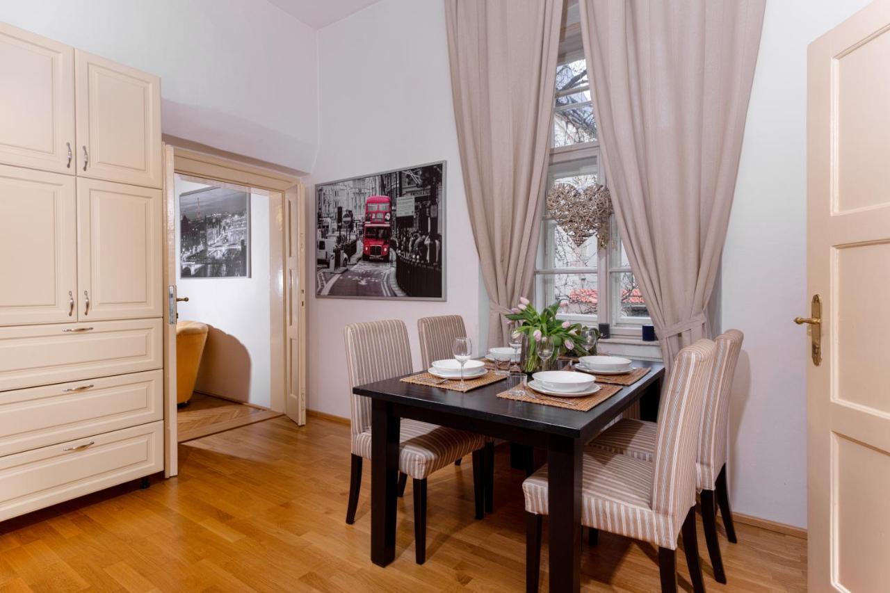 Classy Apartments Charles Bridge ปราก ภายนอก รูปภาพ