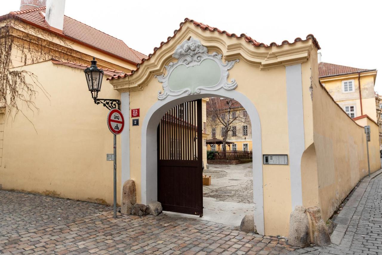 Classy Apartments Charles Bridge ปราก ภายนอก รูปภาพ